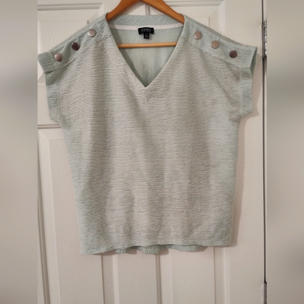 Jones New York Top White Green Ribbed Textured Button Shoulder V Neck Size S